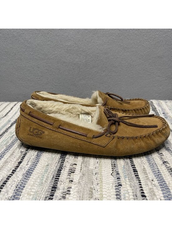 UGG Shoes - UGG Dakota Chestnut Suede Sheepskin Lined Moccasin Slippers Size 10 Women’s
